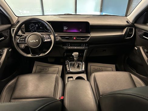 Used 2024 Kia Seltos SX w/ SX Sunroof Package AWD/4WD image 9