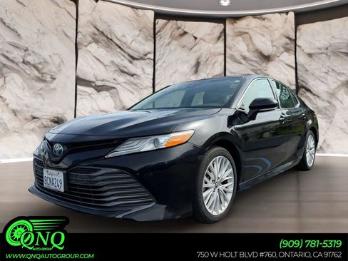 Used 2018 Toyota Camry XLE FWD image 1