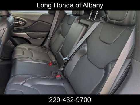 Used 2020 Jeep Cherokee Limited w/ Technology Group AWD/4WD image 19