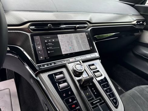 Used 2025 Aston Martin V8 Vantage Coupe RWD image 15