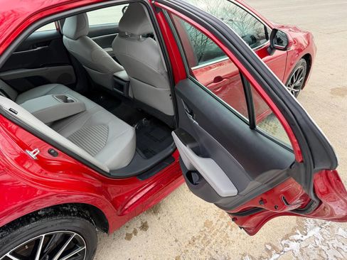 Used 2021 Toyota Camry SE image 33