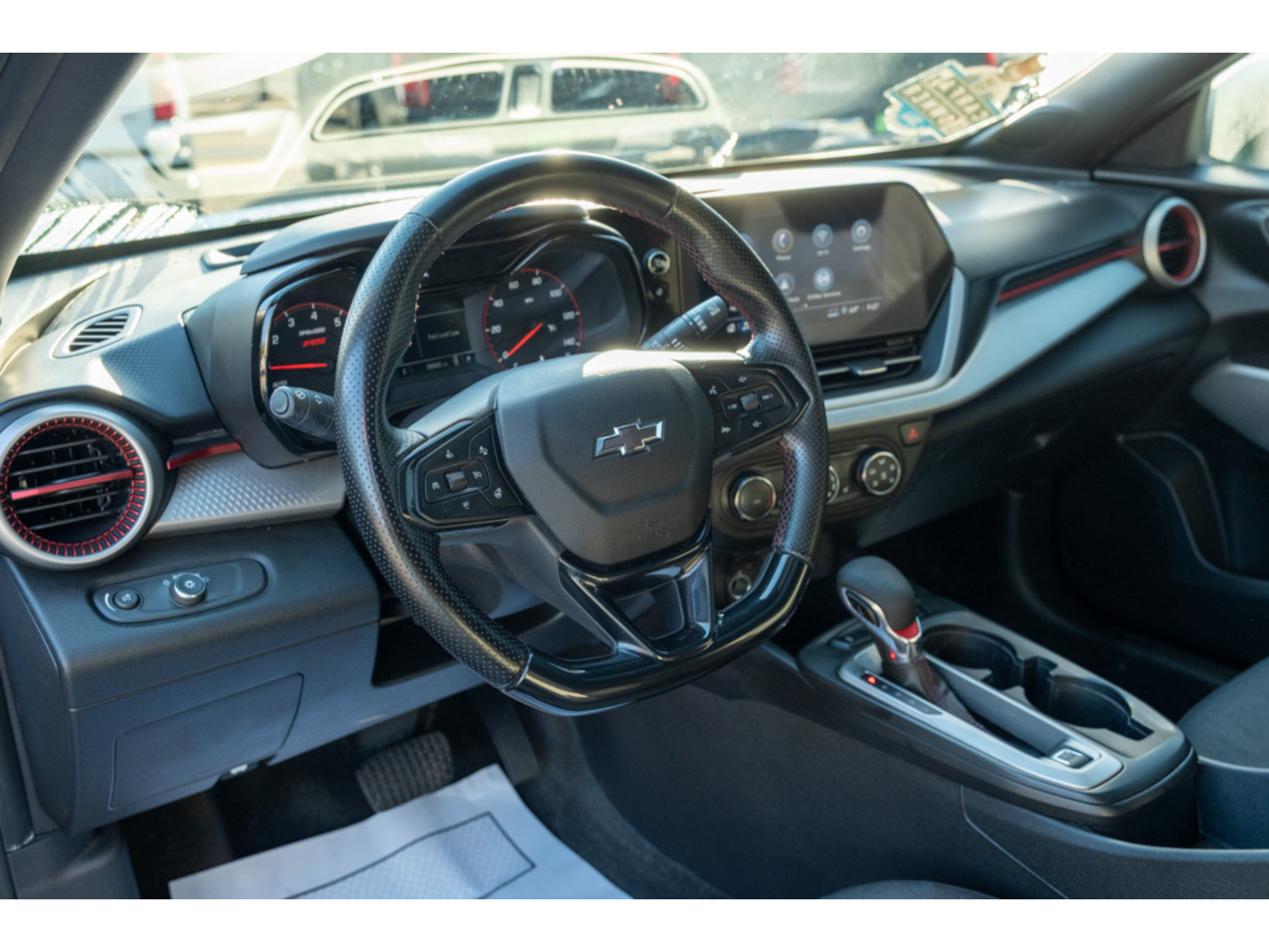Used 2024 Chevrolet Trax RS w/ Sunroof Package FWD image 11