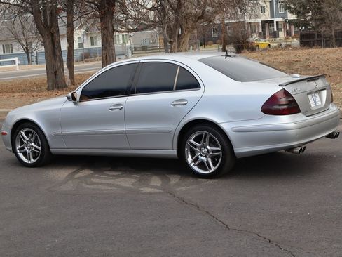 Used 2005 Mercedes-Benz E 500 4MATIC image 8