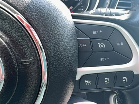 Used 2020 Jeep Compass Latitude image 22