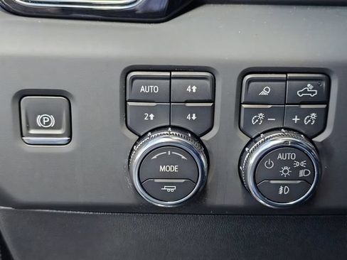 Used 2024 GMC Sierra 1500 AT4 w/ Technology Package AWD/4WD image 21