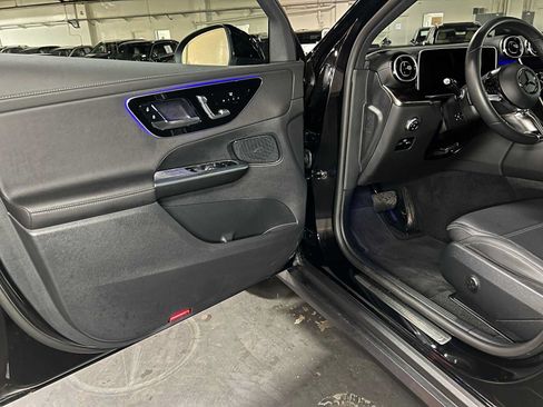Used 2025 Mercedes-Benz GLC 300 4MATIC image 21