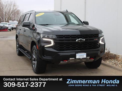 Used 2023 Chevrolet Suburban Z71 w/ Luxury Package image 3