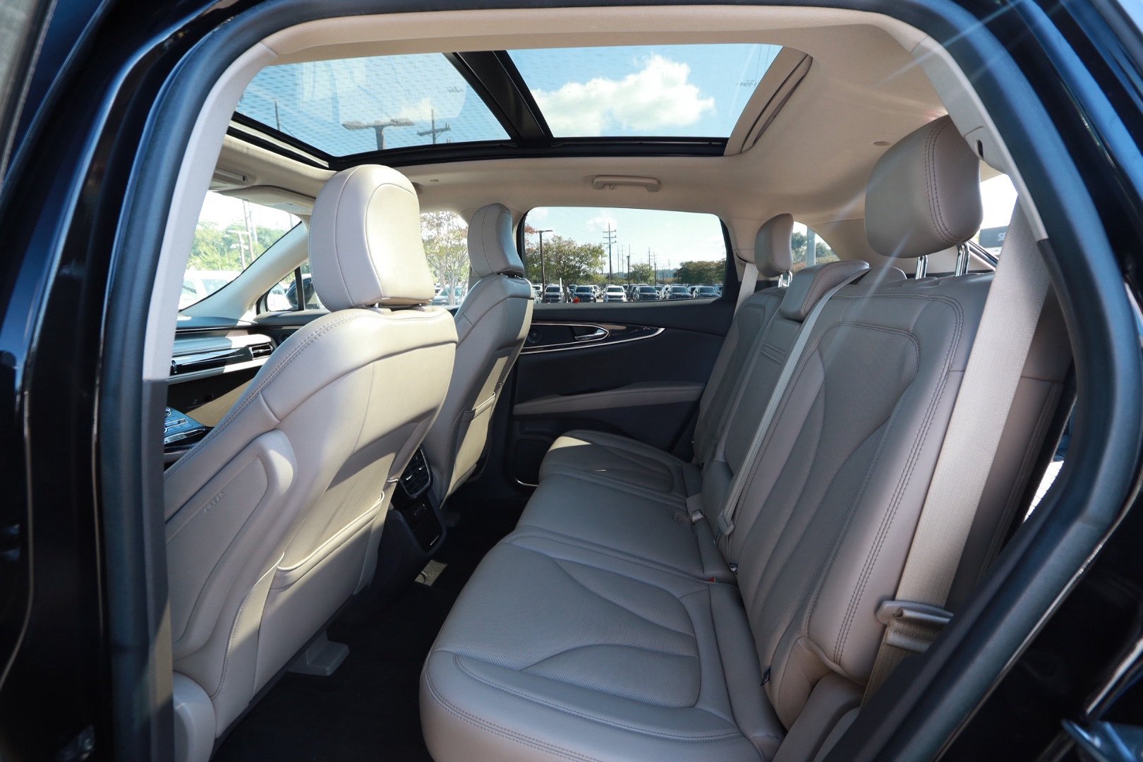 Used 2021 Lincoln Nautilus Reserve AWD/4WD image 23