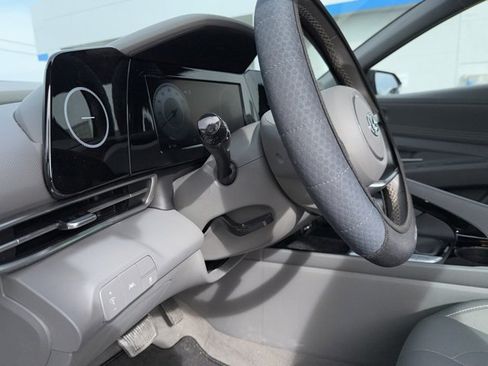 Used 2022 Hyundai Elantra SEL w/ Convenience Package image 31