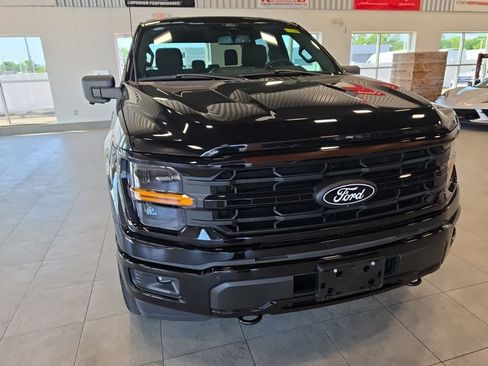 Used 2024 Ford F150 XLT w/ XLT Black Appearance Package AWD/4WD image 4