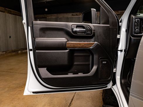 Used 2020 Chevrolet Silverado 2500 High Country w/ Z71 Off-Road Package image 25