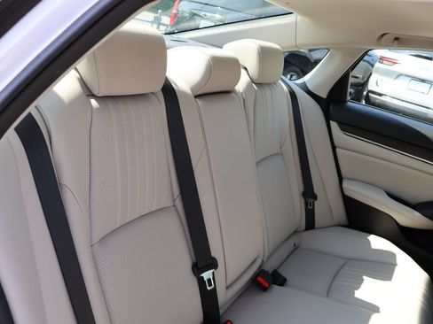 Certified 2022 Honda Accord Touring image 12