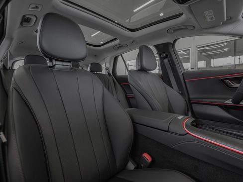 Used 2025 Mercedes-Benz E 450 4MATIC All-Terrain Wagon image 32