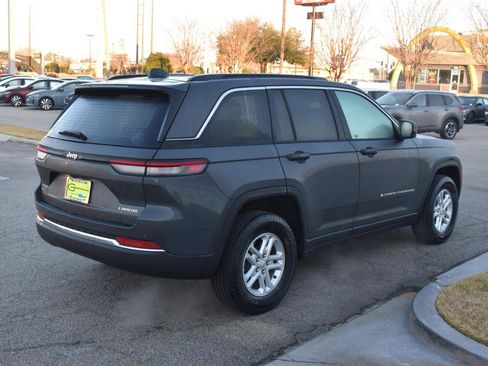 Used 2024 Jeep Grand Cherokee Laredo w/ Trailer Tow Package RWD image 10