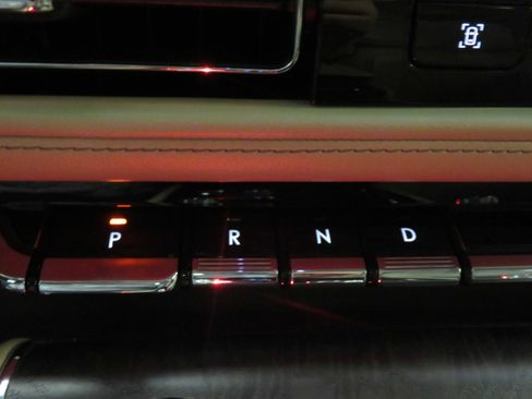 Used 2020 Lincoln Aviator Reserve w/ Equipment Group 202A image 39