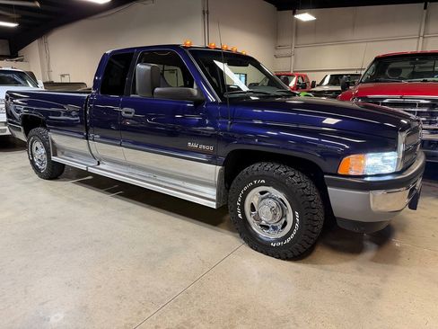 Used 1998 Dodge Ram 2500 Truck 2WD Quad Cab image 1
