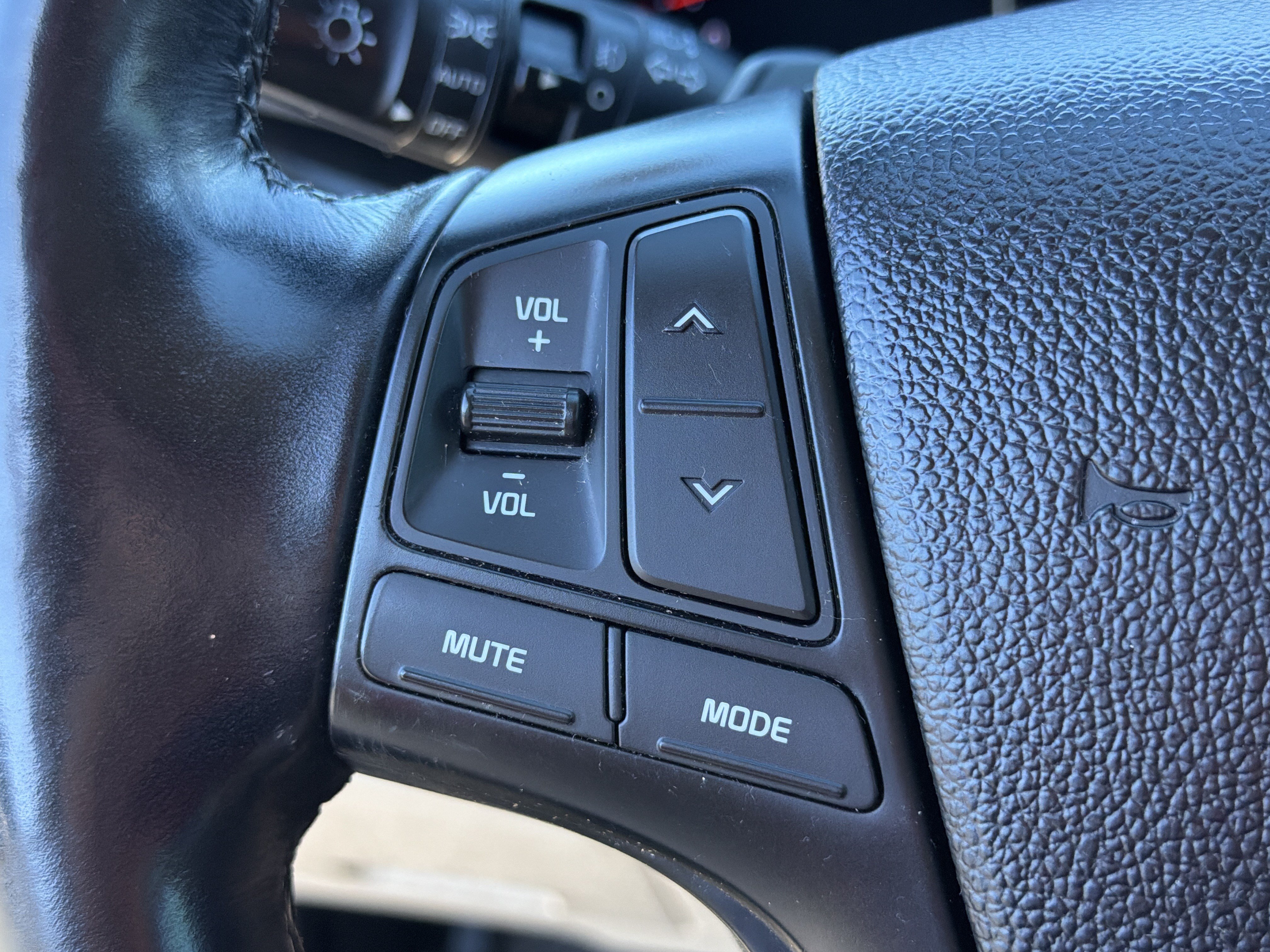 Used 2015 Kia Cadenza Premium w/ Luxury Package FWD image 20