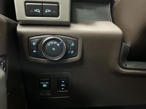 Used 2018 Ford F150 King Ranch w/ Equipment Group 601A Luxury image 26