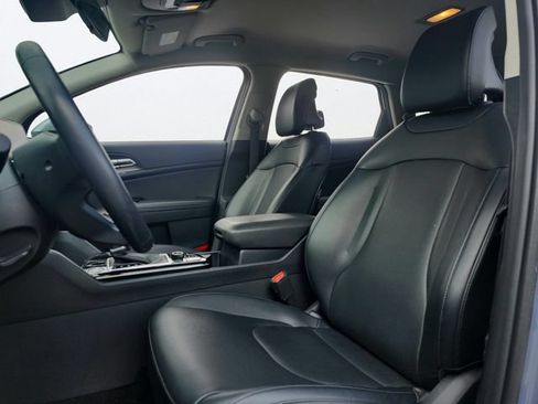 Certified 2024 Kia Sportage EX FWD image 12