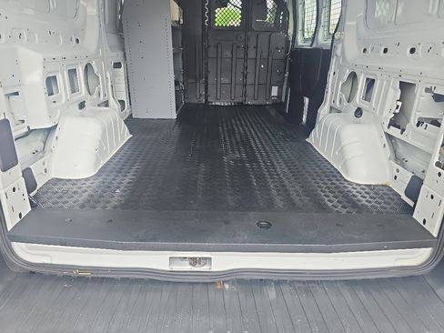 Used 2016 Ford Transit 250 130 Low Roof RWD image 11