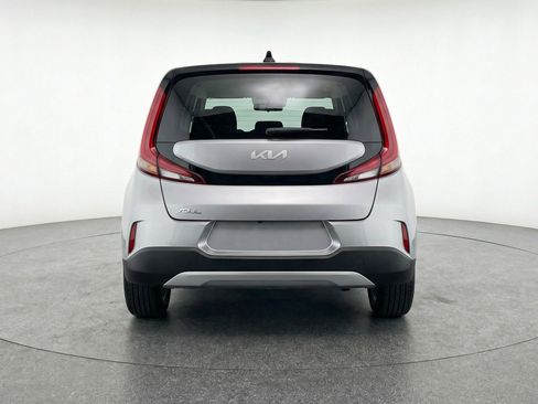 Used 2025 Kia Soul LX w/ LX Technology Package FWD image 7