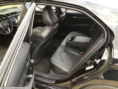Used 2018 Toyota Camry XSE image 13
