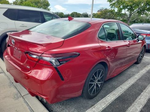 Used 2024 Toyota Camry SE FWD image 3