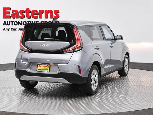 Used 2024 Kia Soul LX w/ Option Group 015 FWD image 5