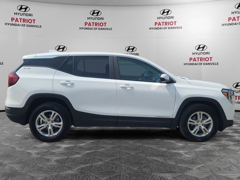 Used 2024 GMC Terrain SLE AWD/4WD image 2
