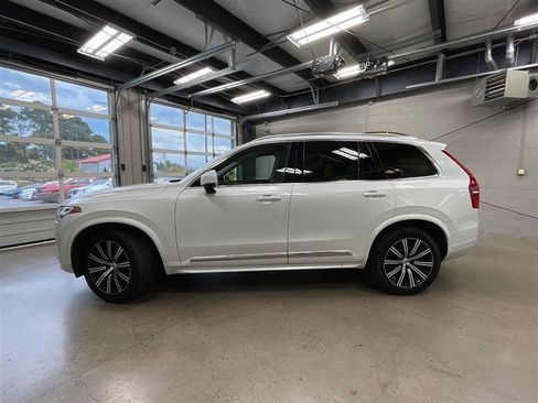 Used 2023 Volvo XC90 B5 Plus AWD/4WD image 2