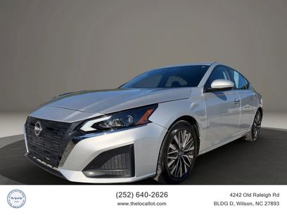 Used 2023 Nissan Altima 2.5 SV