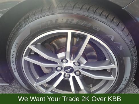 Used 2017 Ford Mustang Premium image 28