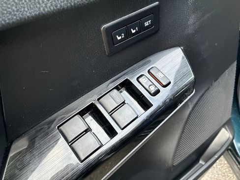 Used 2017 Toyota RAV4 Limited image 11