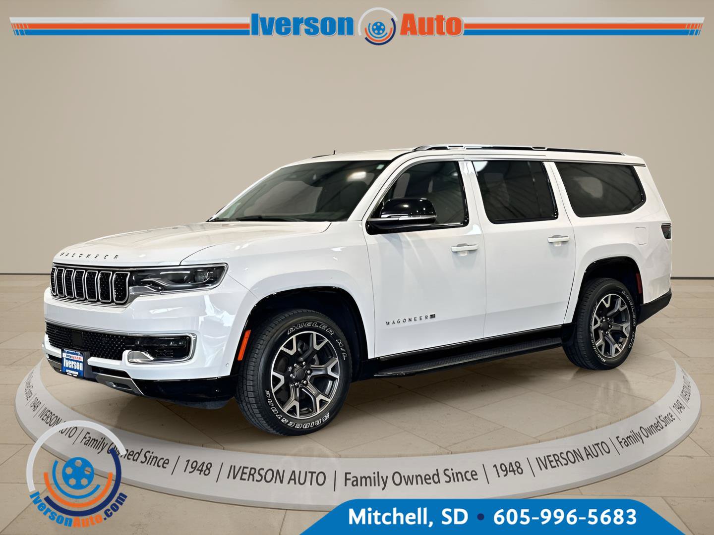 Used 2024 Jeep Wagoneer L Series III w/ Flexible Seating Group AWD/4WD image 5