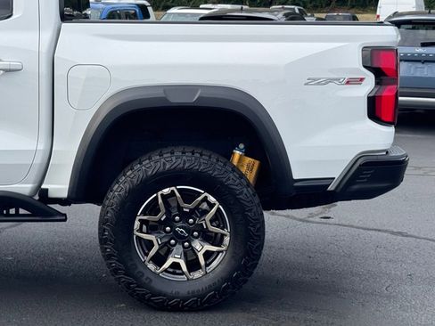 Used 2023 Chevrolet Colorado ZR2 w/ ZR2 Convenience Package III AWD/4WD image 38