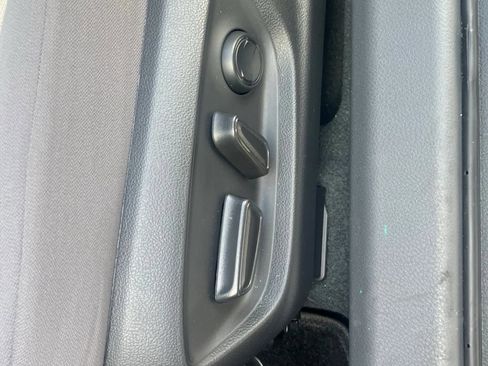 Used 2022 Toyota Camry LE image 6