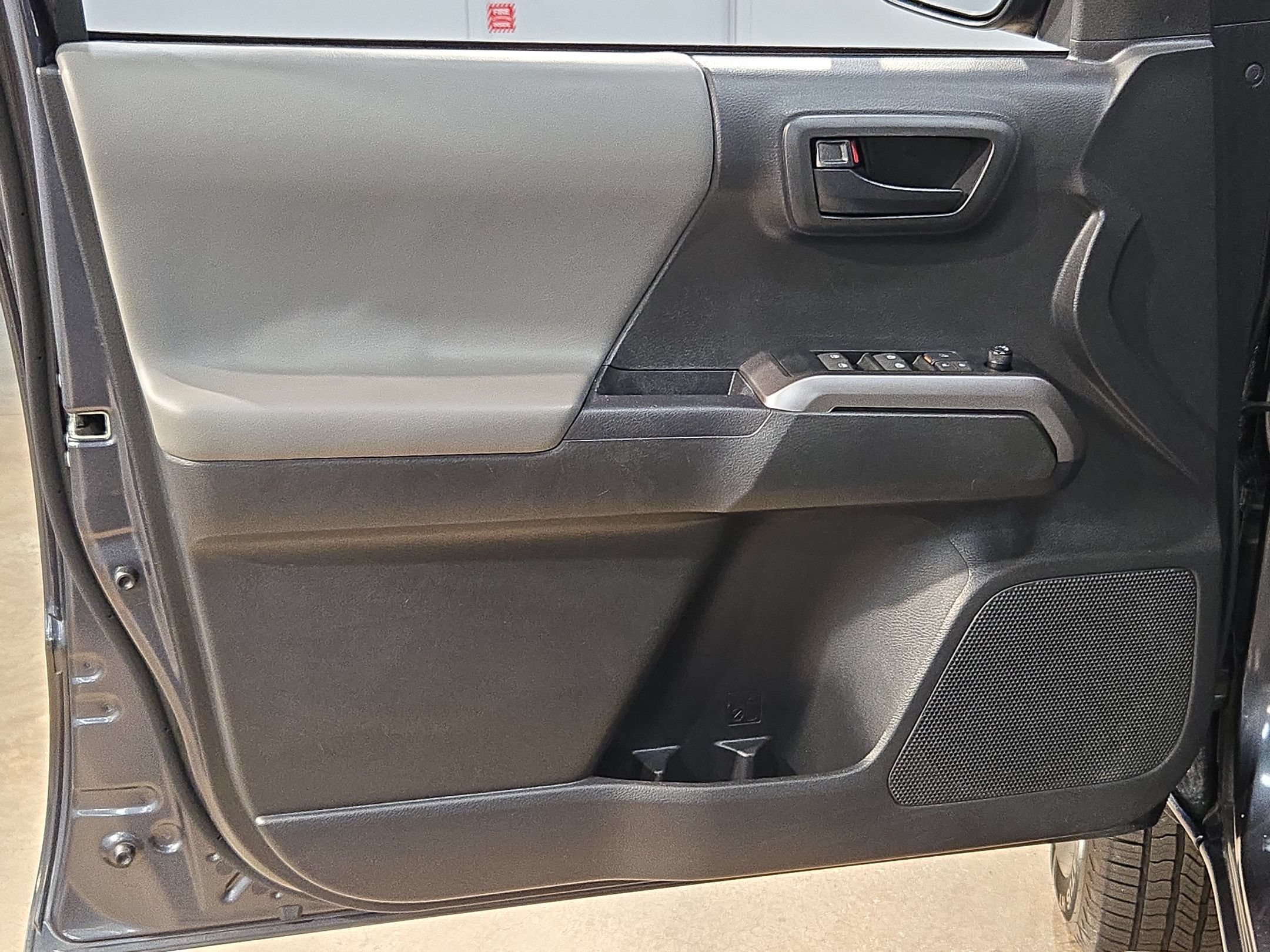 Used 2023 Toyota Tacoma SR5 RWD image 20