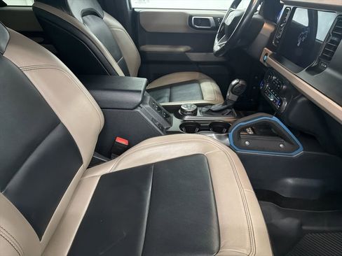 Used 2022 Ford Bronco Wildtrak image 28