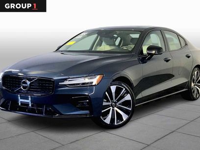 Used 2022 Volvo S60 B5 Momentum w/ Premium Package