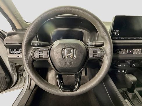Used 2025 Honda Accord LX image 10