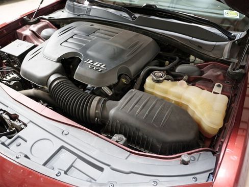 Used 2015 Chrysler 300 C w/ Light Group RWD image 30