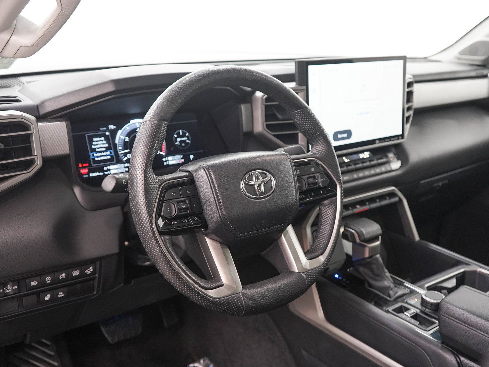 Used 2024 Toyota Tundra Limited AWD/4WD image 19