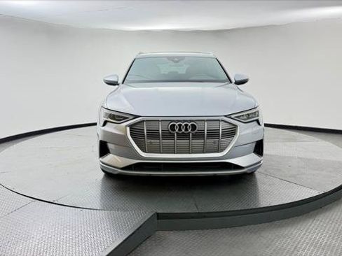 Used 2022 Audi e-tron Premium AWD/4WD image 12