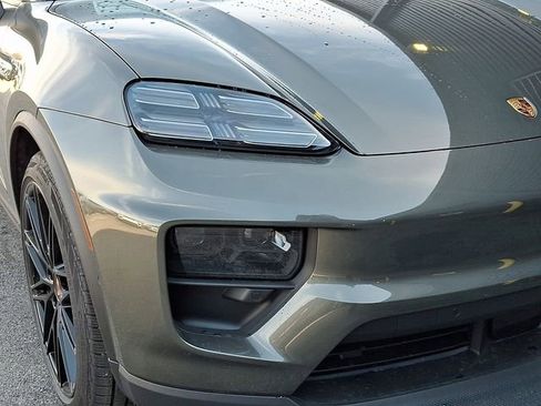 New 2026 Porsche Macan 4 Electric AWD/4WD image 11
