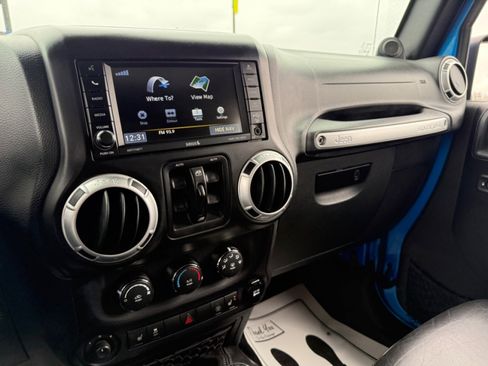 Used 2014 Jeep Wrangler Unlimited Rubicon w/ Dual Top Group image 31