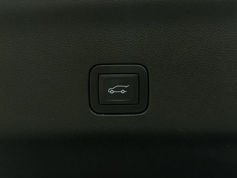 Used 2026 GMC Yukon Denali w/ Sun & Power Step Package image 14