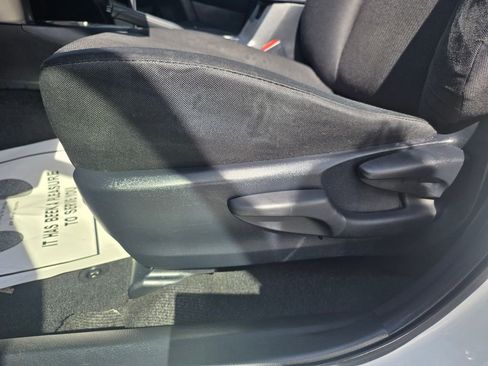 Used 2016 Toyota RAV4 LE image 10