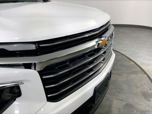 Used 2024 Chevrolet Traverse LT AWD/4WD image 28