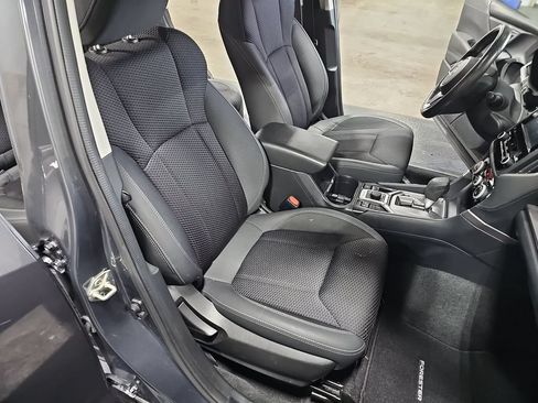 Used 2022 Subaru Forester Premium AWD/4WD image 10