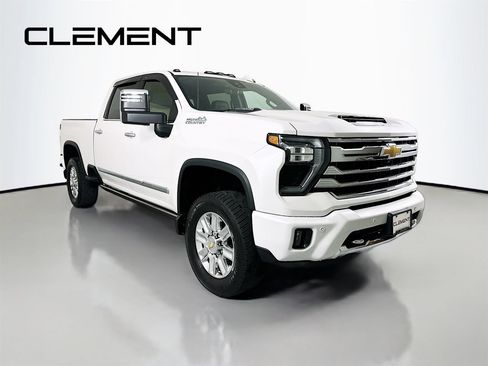 Used 2024 Chevrolet Silverado 2500 High Country w/ High Country Premium Package AWD/4WD image 5